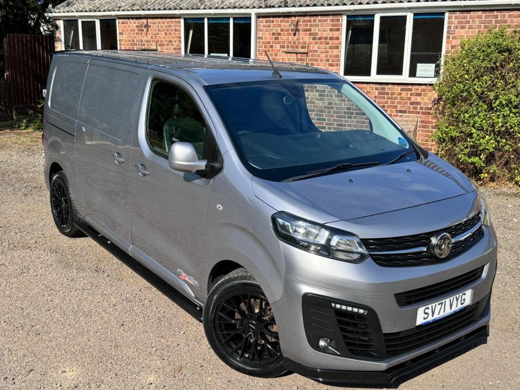 VAUXHALL VIVARO