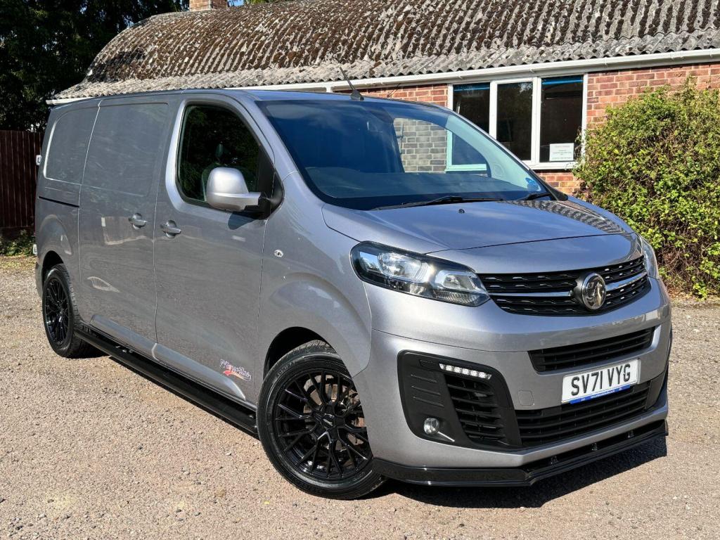 View VAUXHALL VIVARO 2.0 Turbo D 3100 Sportive