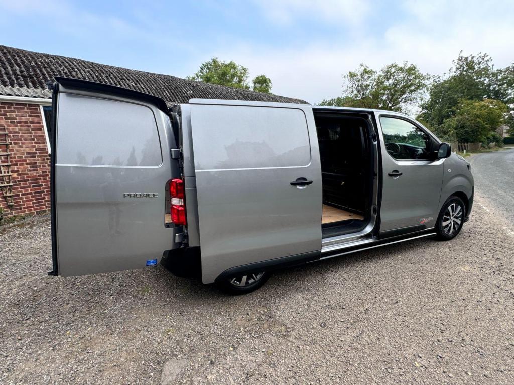 TOYOTA PROACE