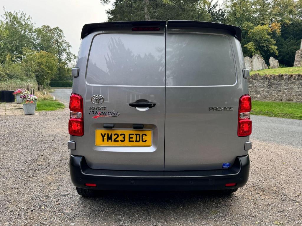TOYOTA PROACE