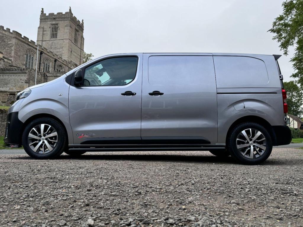 TOYOTA PROACE