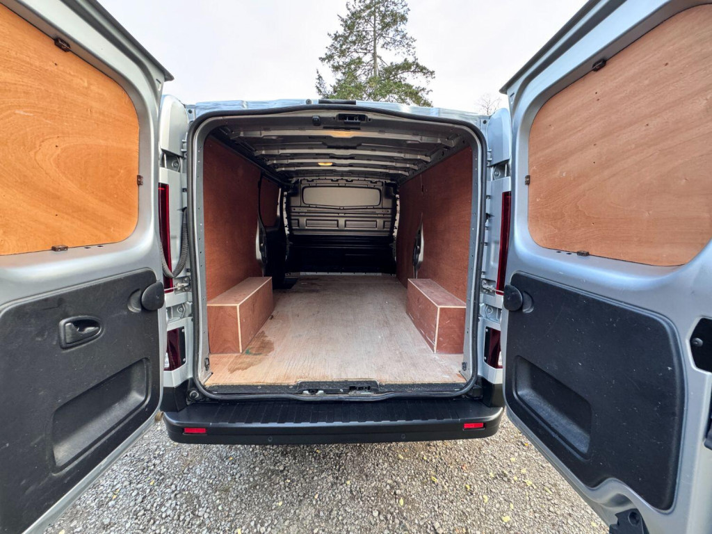RENAULT TRAFIC