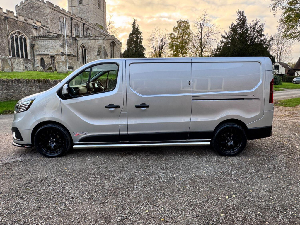 RENAULT TRAFIC