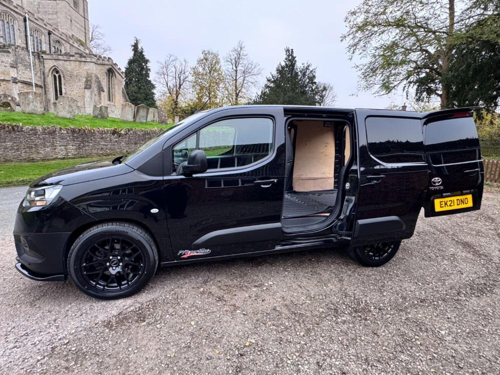 TOYOTA PROACE CITY