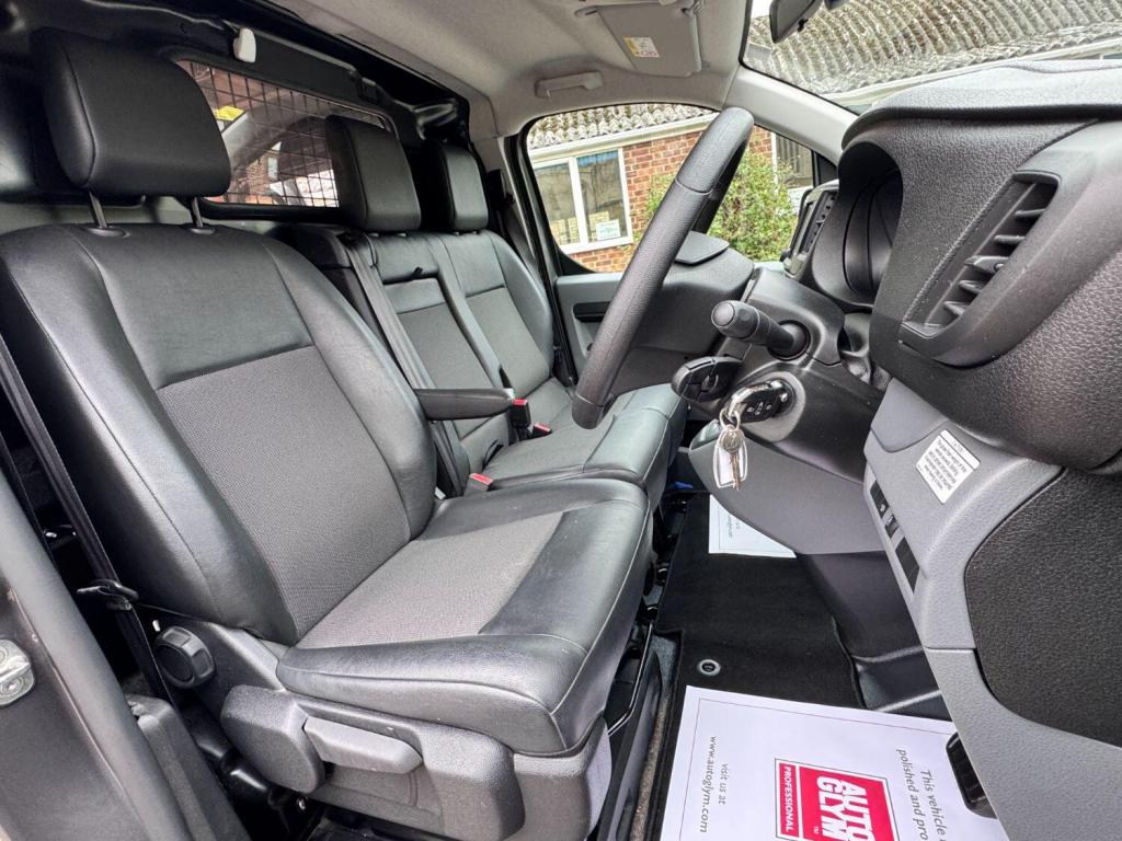 TOYOTA PROACE
