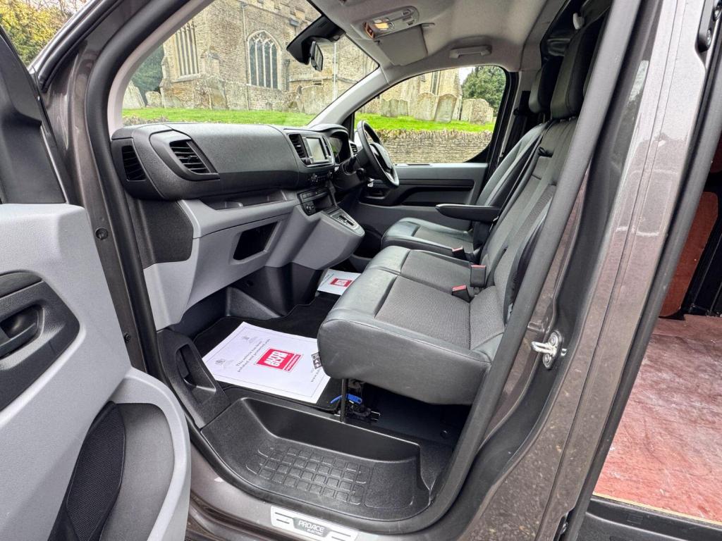 TOYOTA PROACE