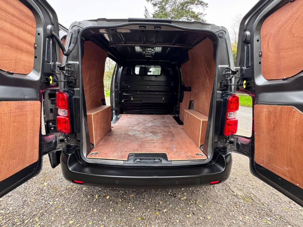 TOYOTA PROACE