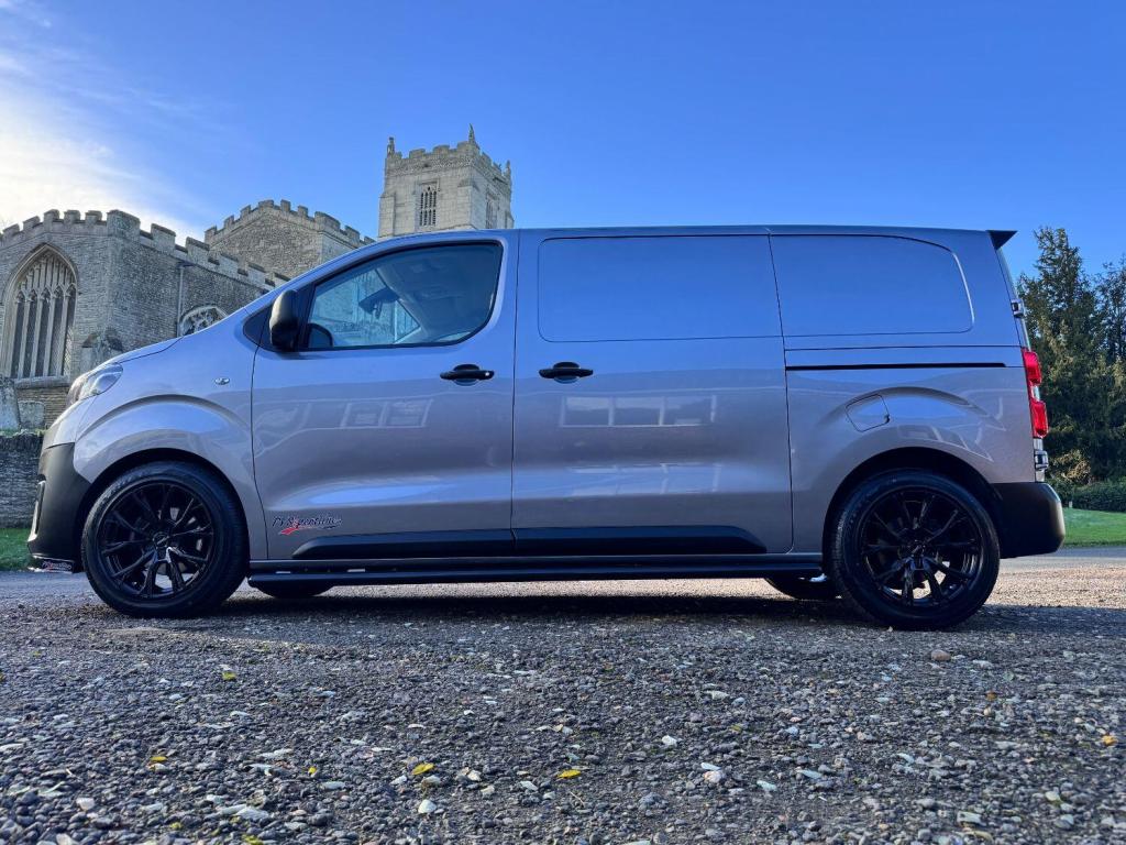 TOYOTA PROACE