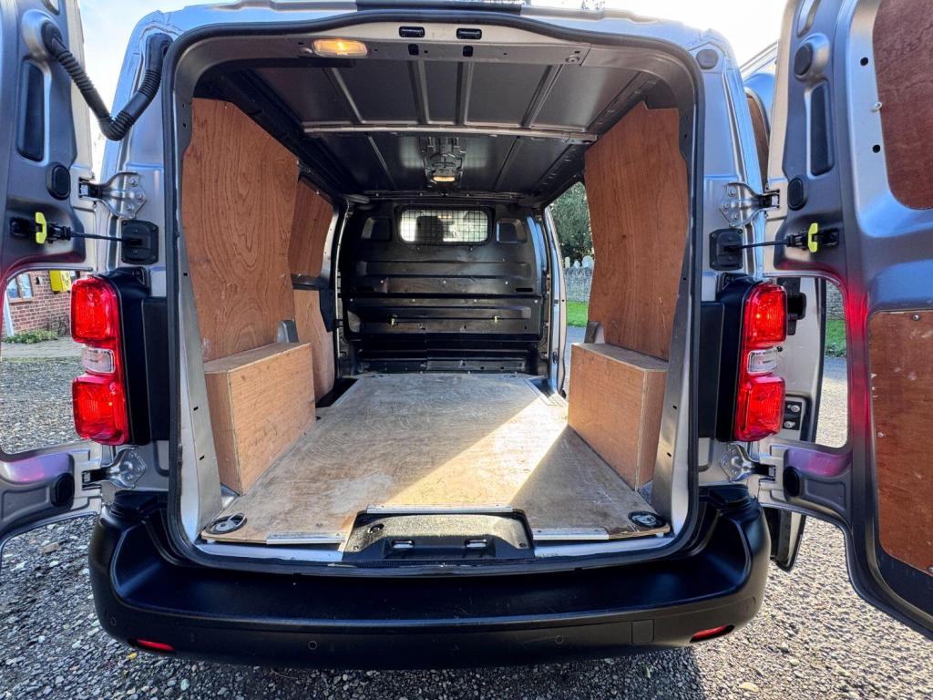 TOYOTA PROACE