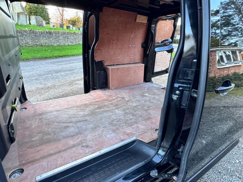 VAUXHALL VIVARO