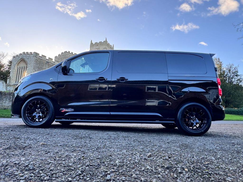 VAUXHALL VIVARO