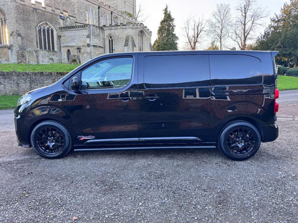 VAUXHALL VIVARO