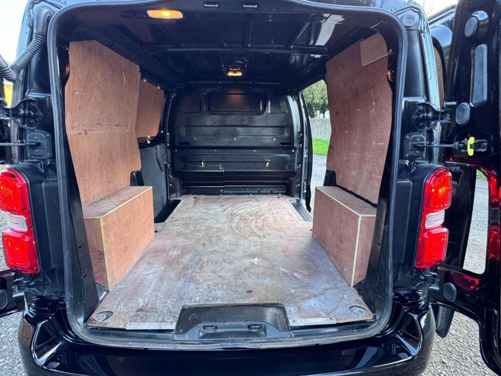 VAUXHALL VIVARO