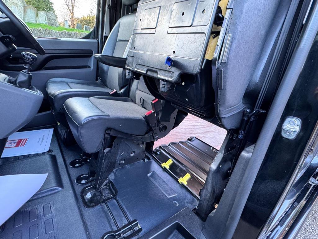 VAUXHALL VIVARO