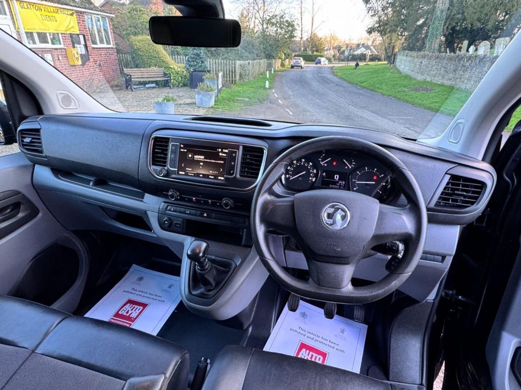 VAUXHALL VIVARO