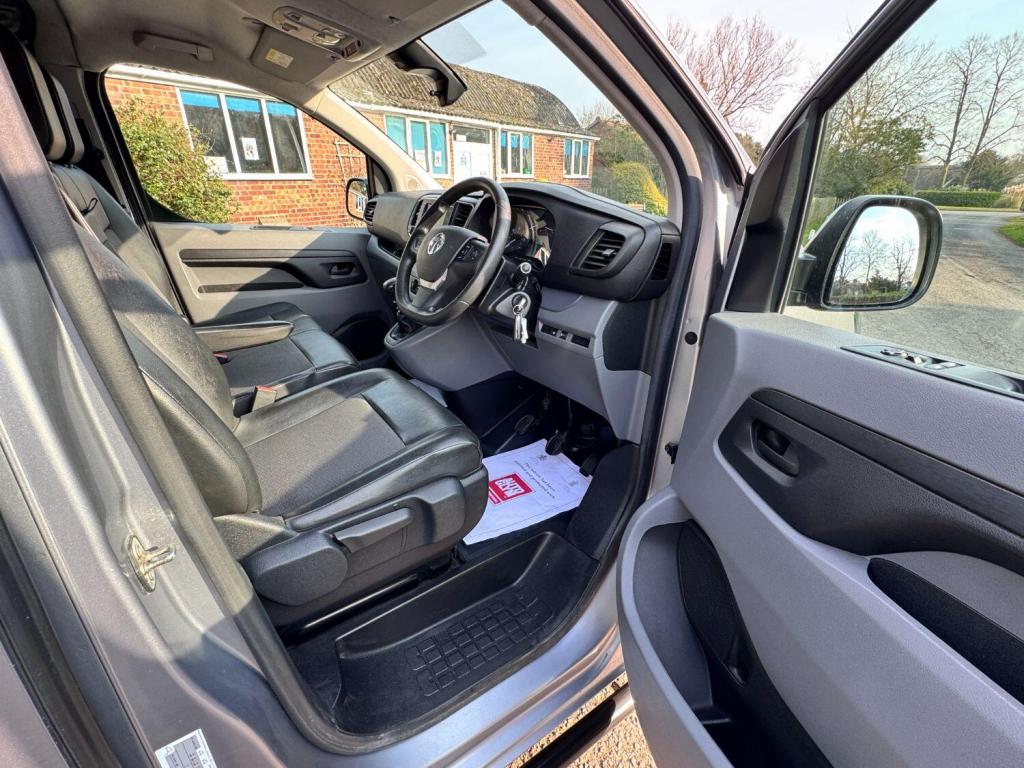 VAUXHALL VIVARO