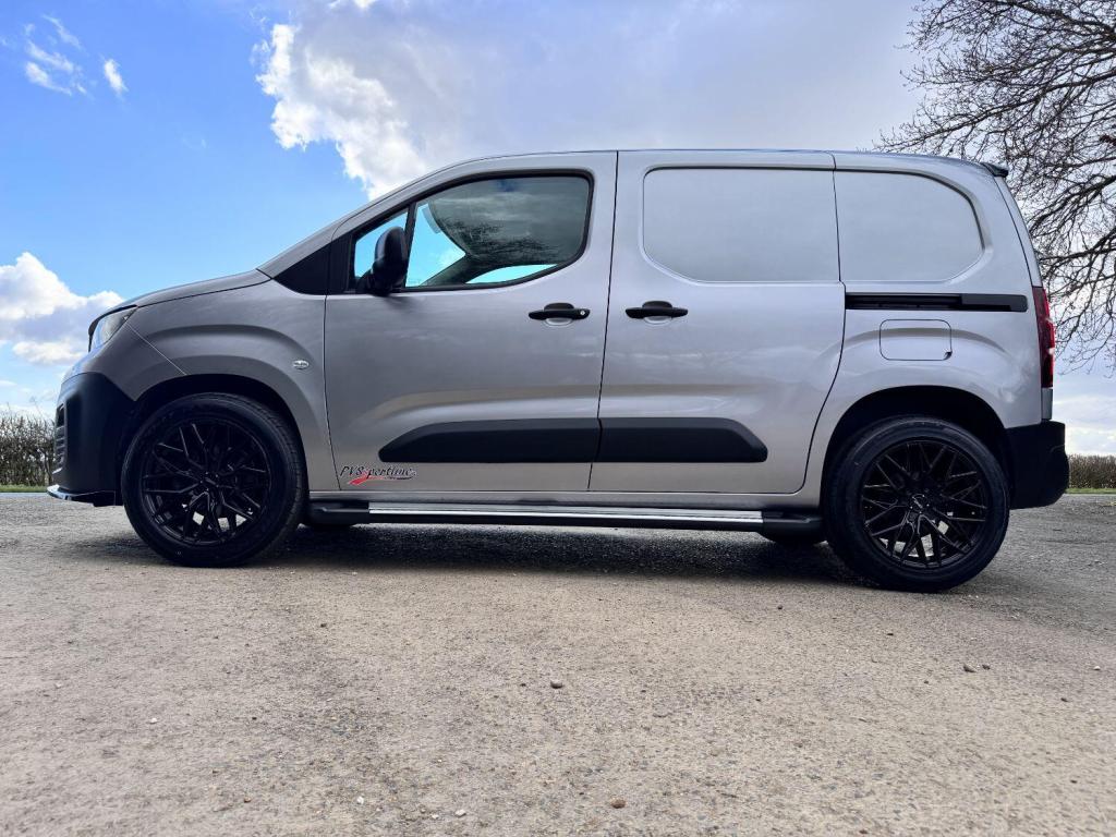 PEUGEOT PARTNER