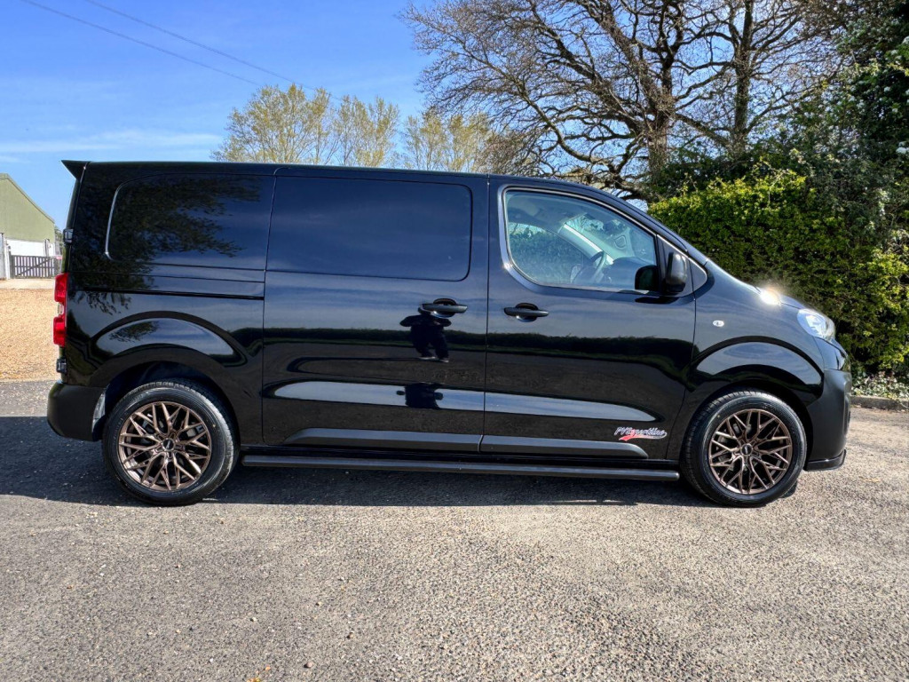 View PEUGEOT EXPERT 2.0 BlueHDi 1400 Professional Premium