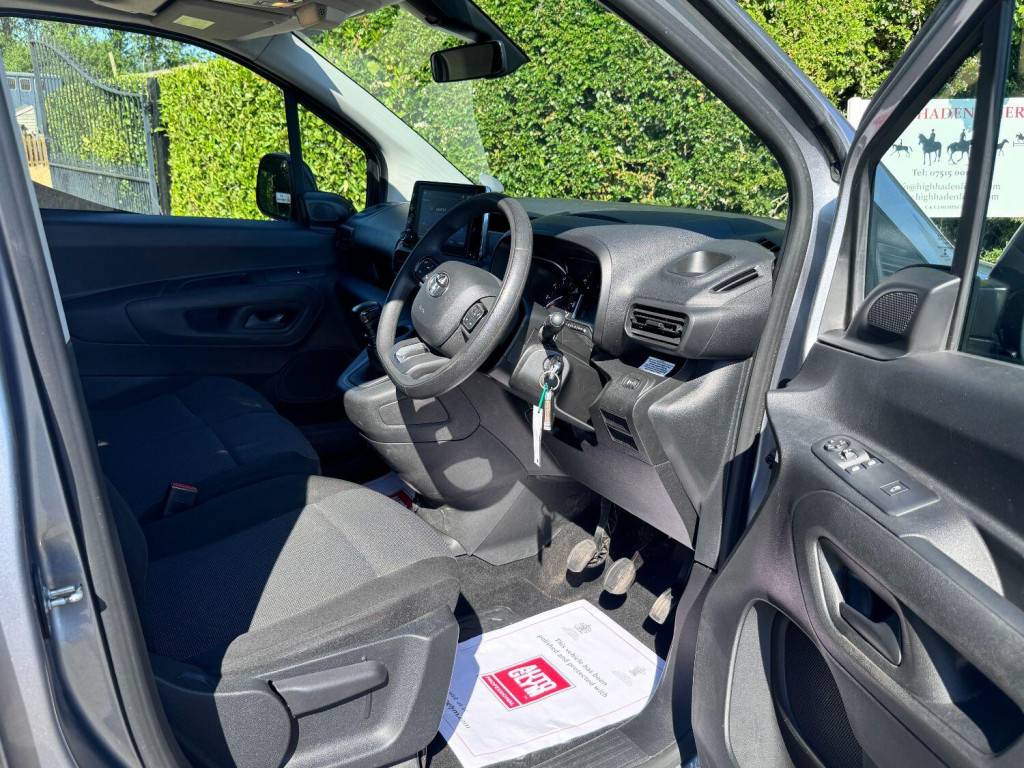 TOYOTA PROACE CITY