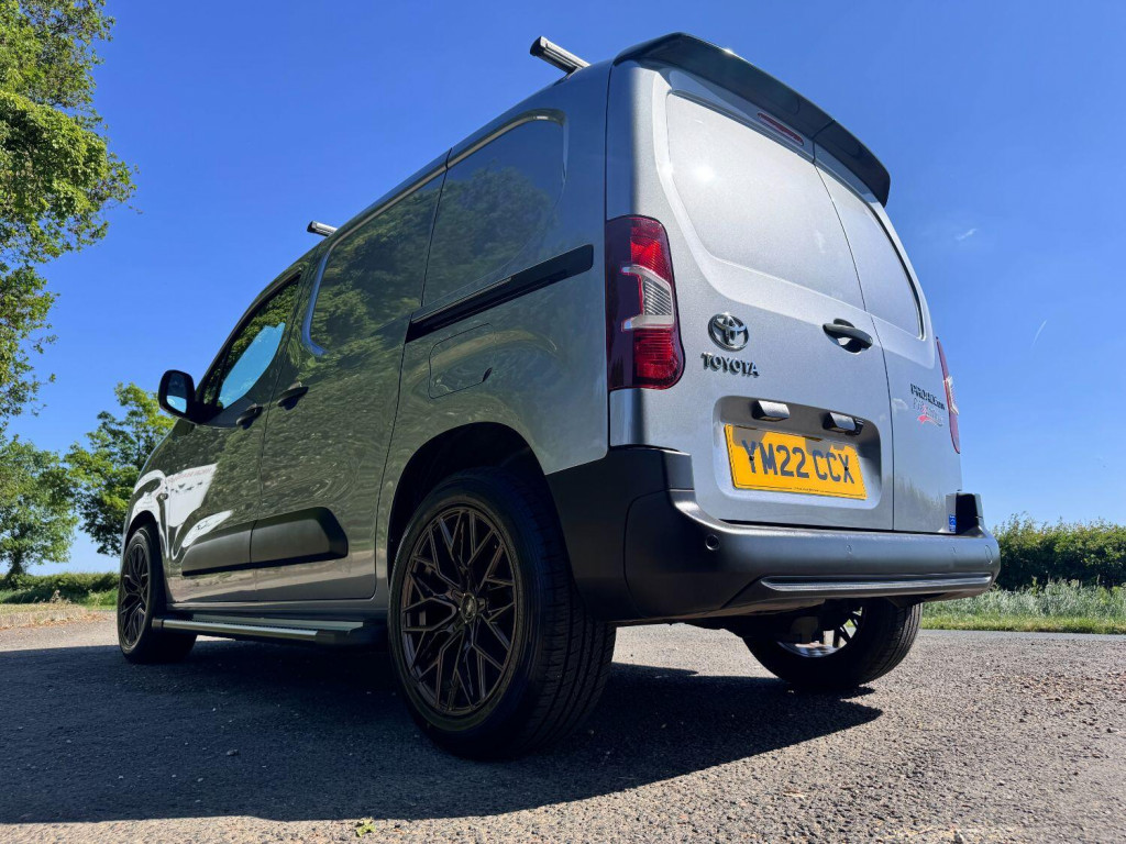 TOYOTA PROACE CITY