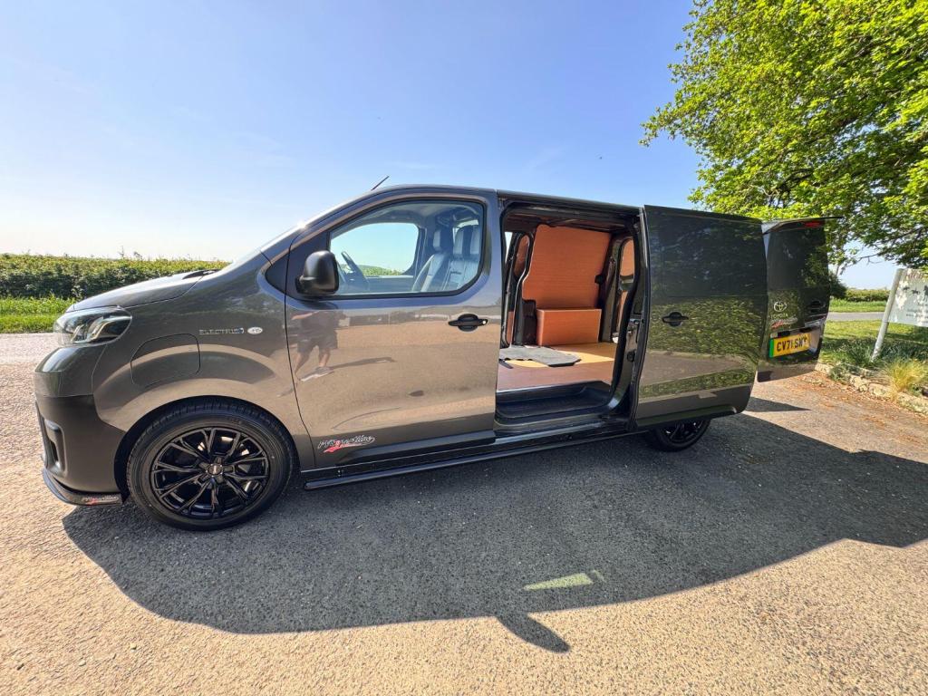 TOYOTA PROACE
