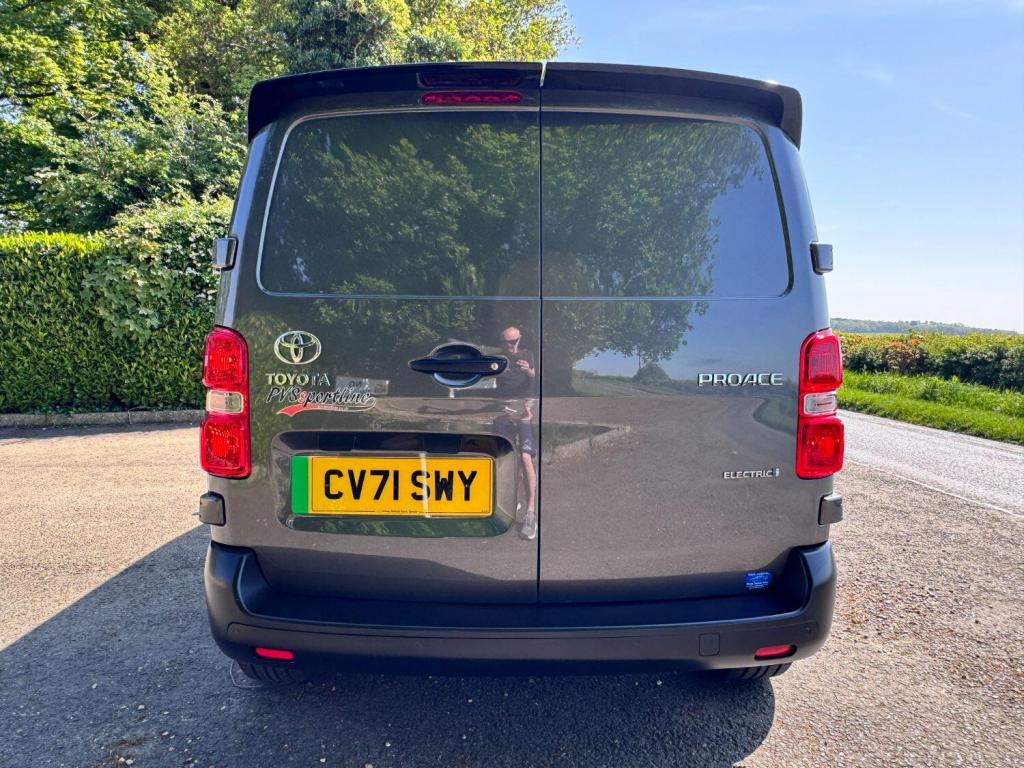 TOYOTA PROACE
