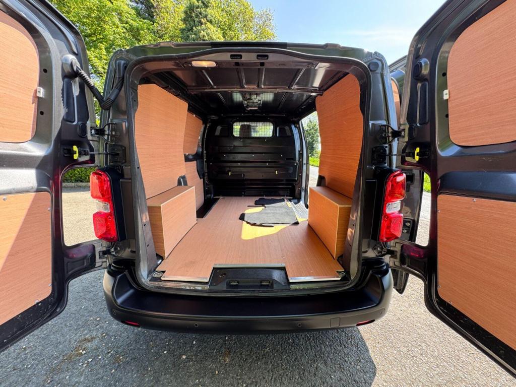 TOYOTA PROACE