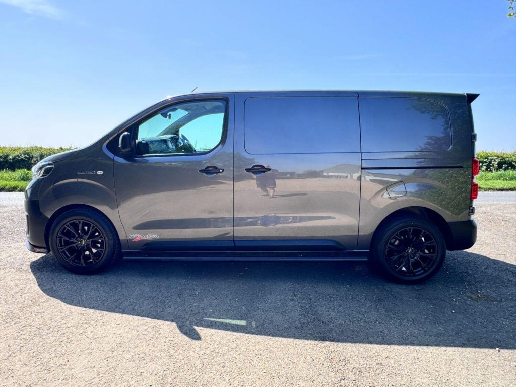 TOYOTA PROACE