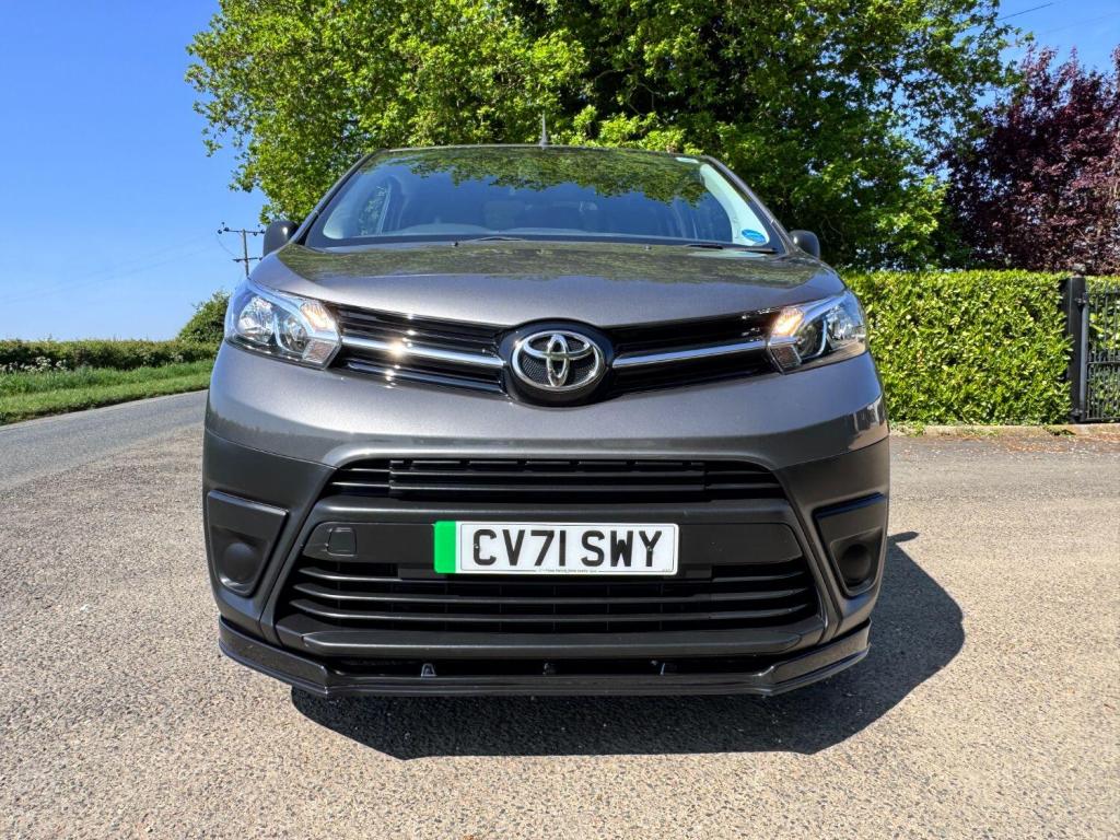 TOYOTA PROACE