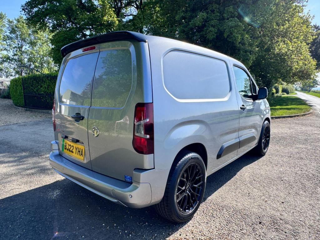 View VAUXHALL COMBO 2300 50kWh Sportive