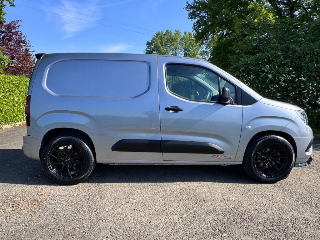 View VAUXHALL COMBO 2300 50kWh Sportive
