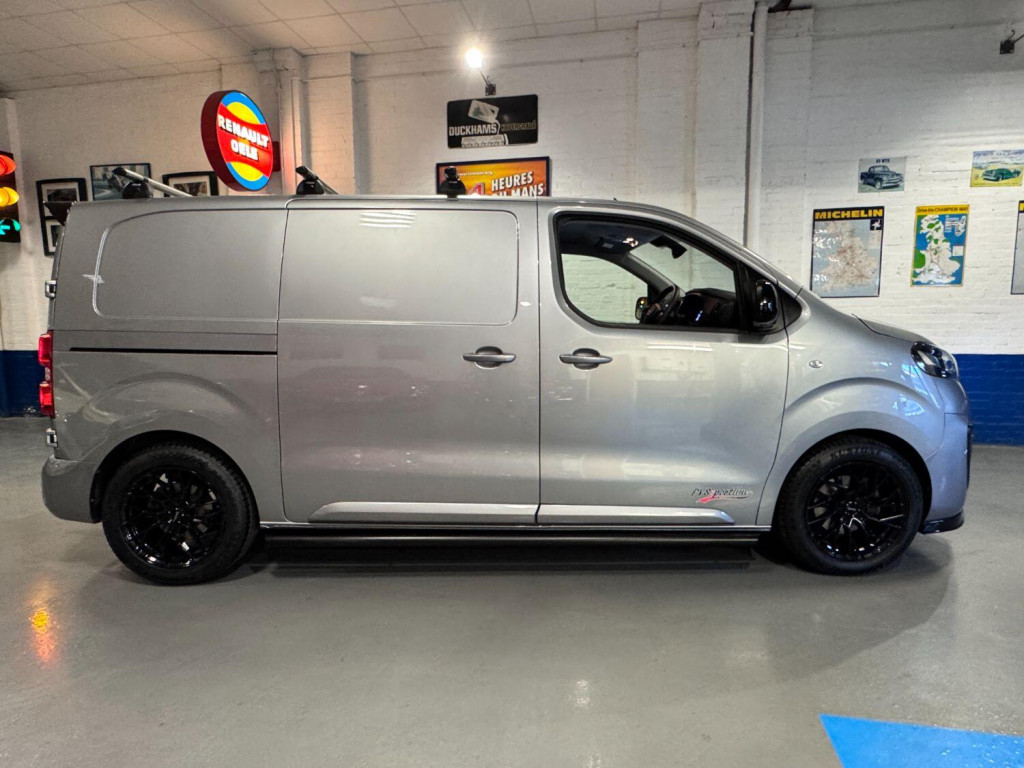 View VAUXHALL VIVARO 1.5 Turbo D 2700 Pro