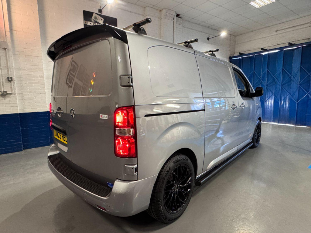 View VAUXHALL VIVARO 1.5 Turbo D 2700 Pro