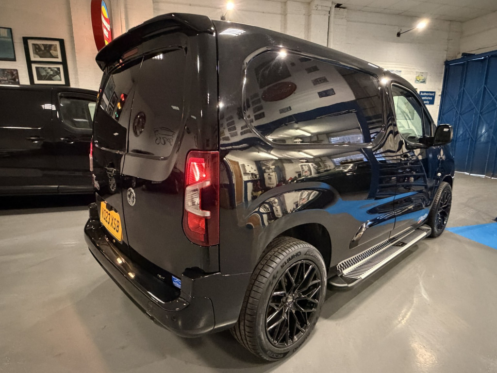 View VAUXHALL COMBO 1.5 Turbo D 2300 Pro