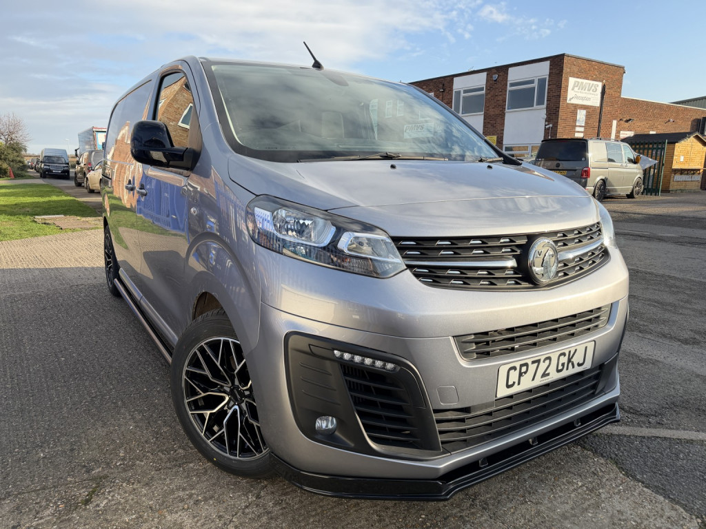 View VAUXHALL VIVARO 1.5 Turbo D 2700 Sportive