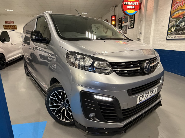 VAUXHALL VIVARO 1.5 Turbo D 2700 Sportive