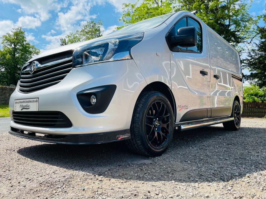 VAUXHALL VIVARO