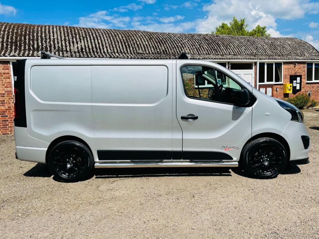 View VAUXHALL VIVARO CDTI 120 L1H1 2900 SPORTIVE PVSSPORTLINE EDITION