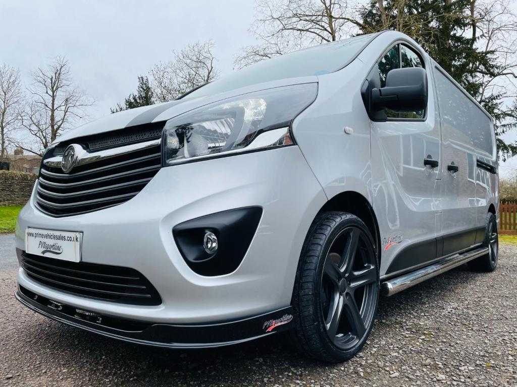 VAUXHALL VIVARO