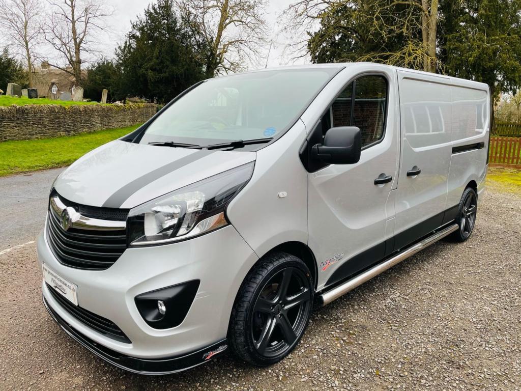 VAUXHALL VIVARO