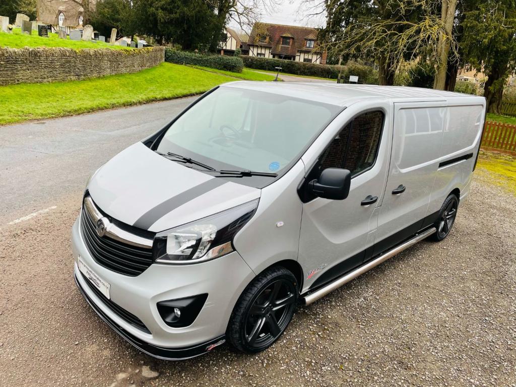 VAUXHALL VIVARO