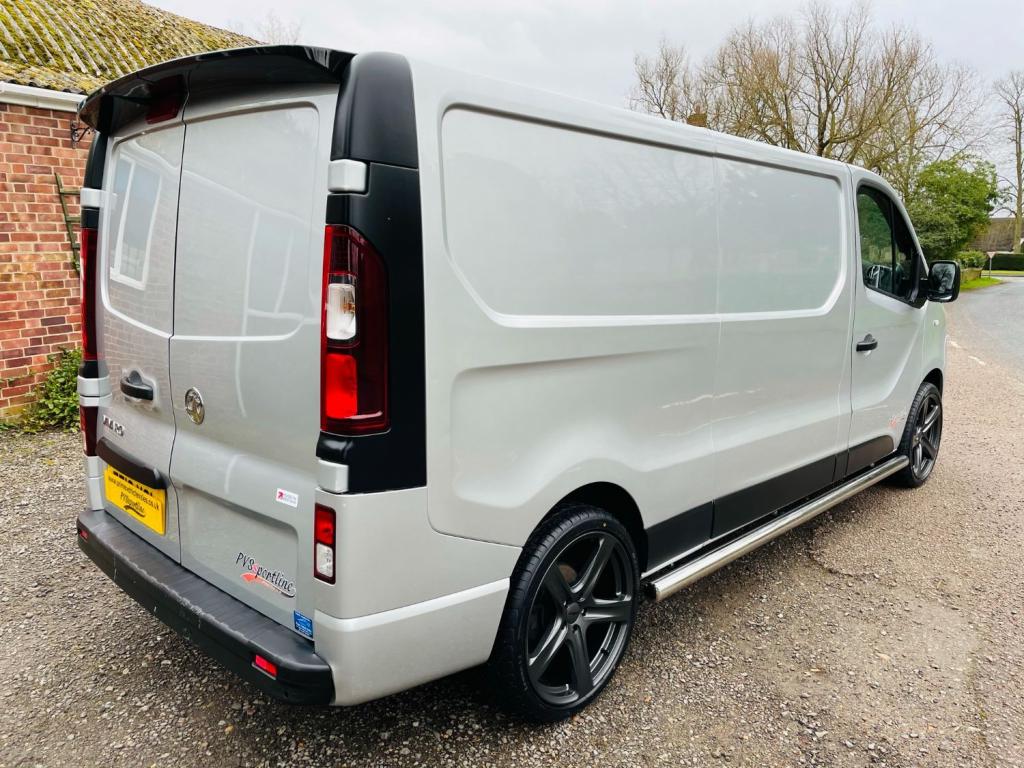 View VAUXHALL VIVARO L2H1 2900 SPORTIVE CDTI PVSSPORTLINE EDITION