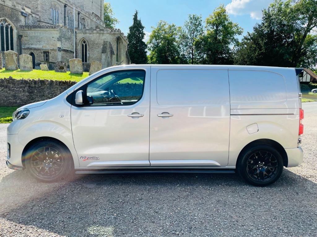 TOYOTA PROACE