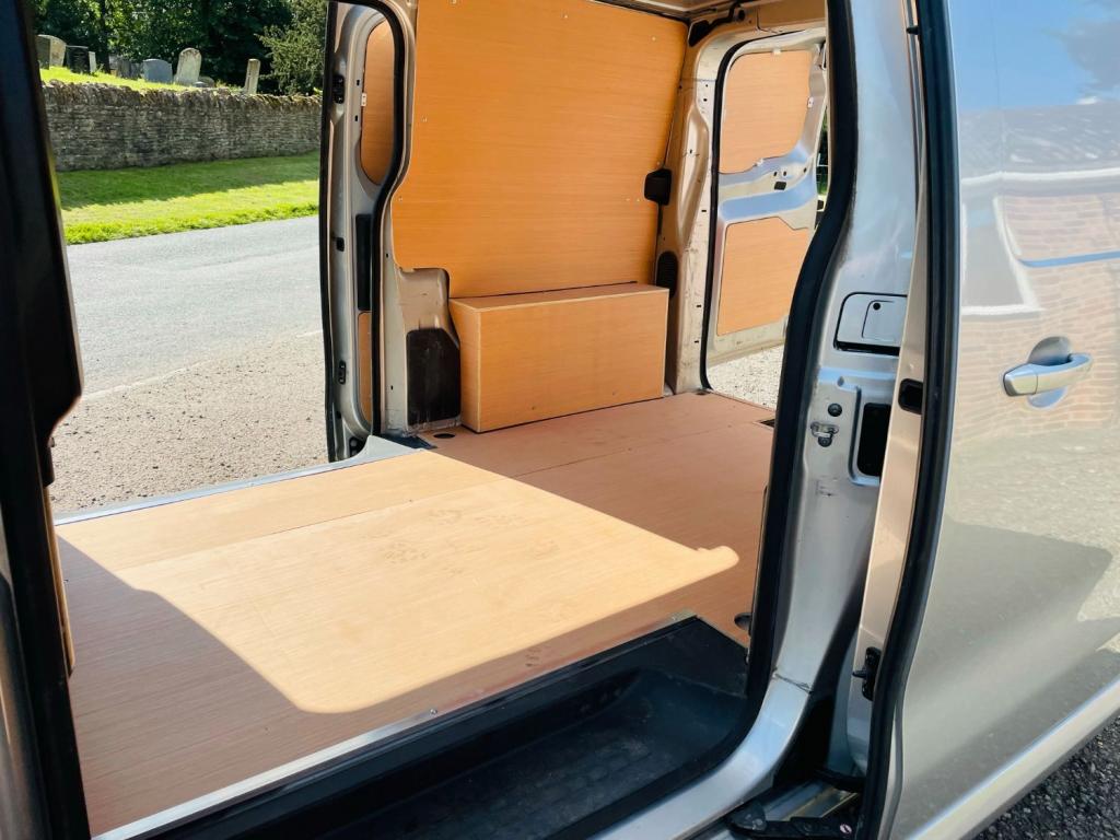 TOYOTA PROACE