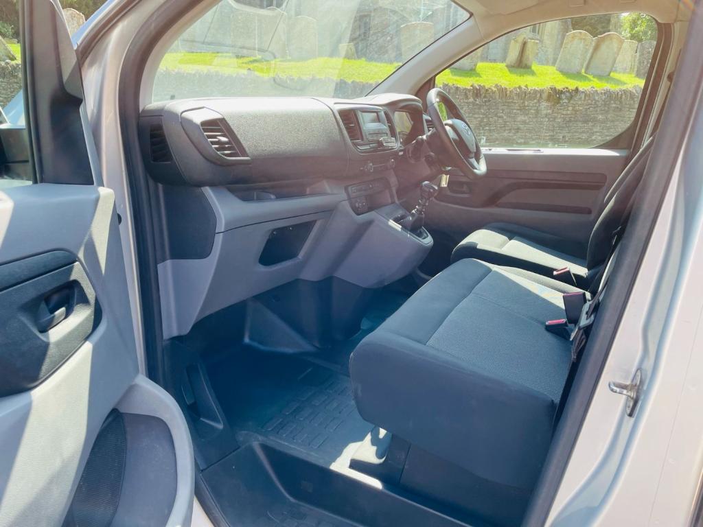 TOYOTA PROACE