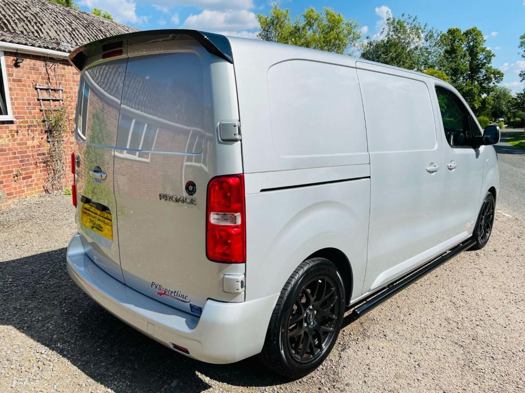 TOYOTA PROACE