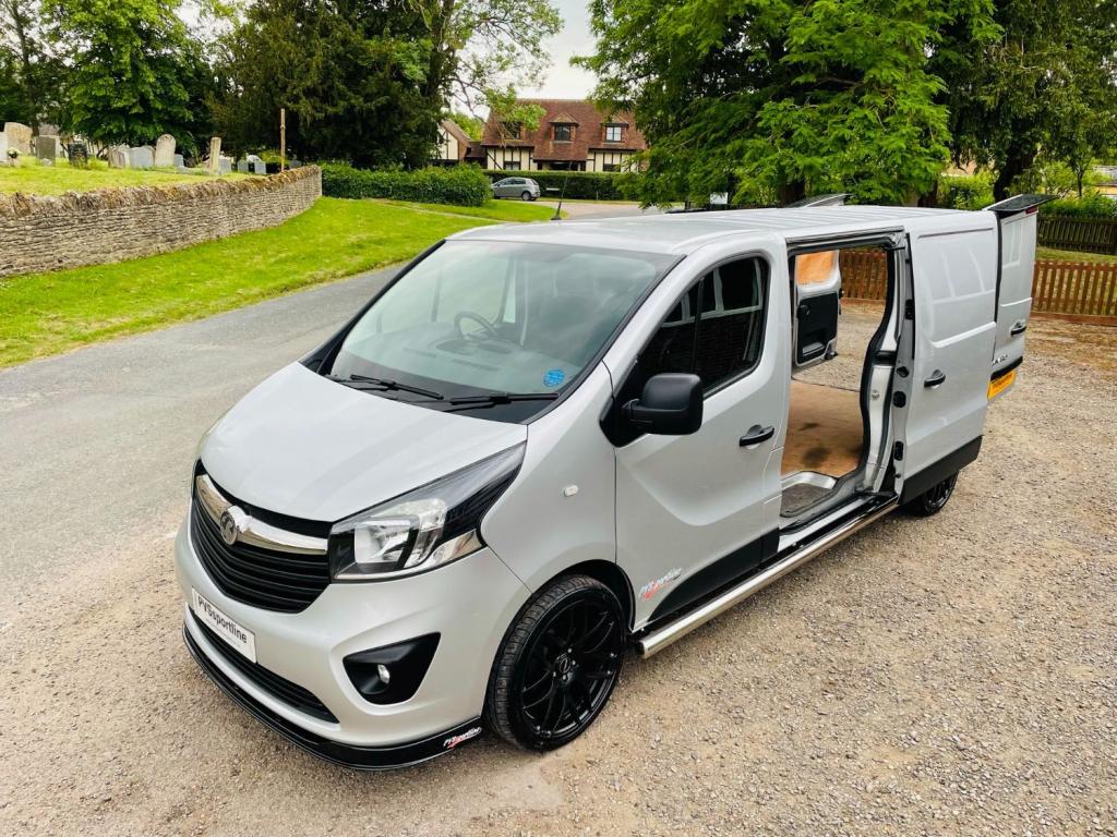VAUXHALL VIVARO