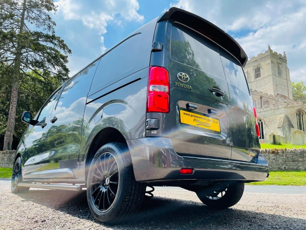 TOYOTA PROACE