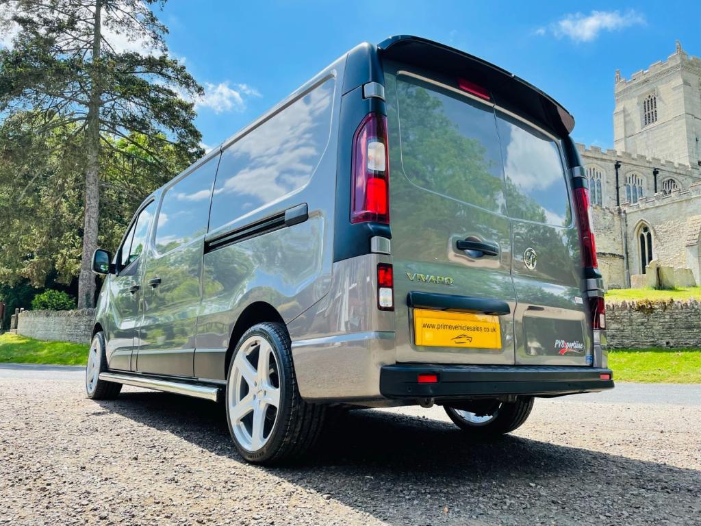 VAUXHALL VIVARO