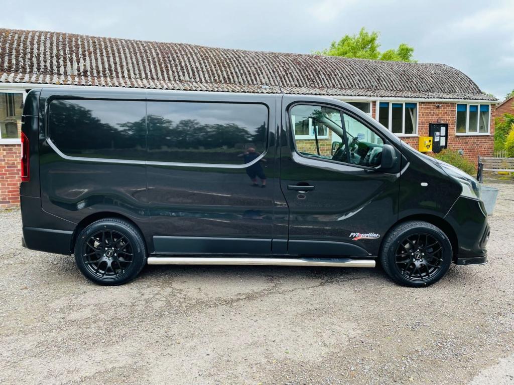 View RENAULT TRAFIC SL27 BUSINESS PLUS DCI PVSSPORTLINE EDITION
